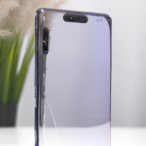 The film screen protector maintains the clarity and visibility of your Samsung Galaxy S10e's screen.