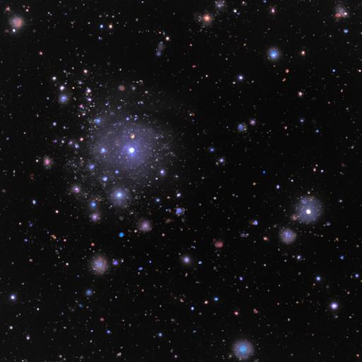 The Macs J0416 Galaxy Cluster exhibits a complex network of galaxies and dark matter.