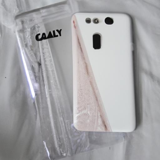 Maintain the sleek look of your Samsung Galaxy J7 with this transparent phone case.
